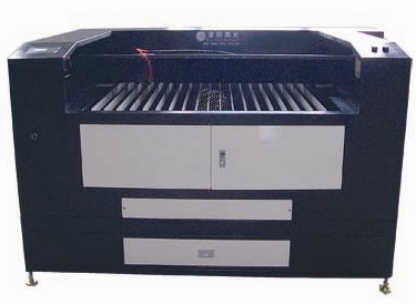 供應(yīng)河北邢臺(tái)80W6mm不干膠激光刀模切割機(jī)